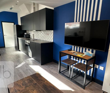 1 bedroom in a house share to rent - Photo 2