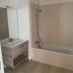 Location Appartement 3 pièces 55m² ST AUBIN LES ELBEUF 76410 - Photo 3