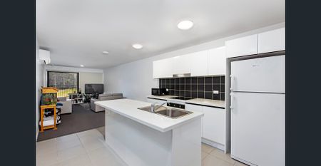 Modern 2-Bedroom Apartment in Central Sippy Downs - Photo 2