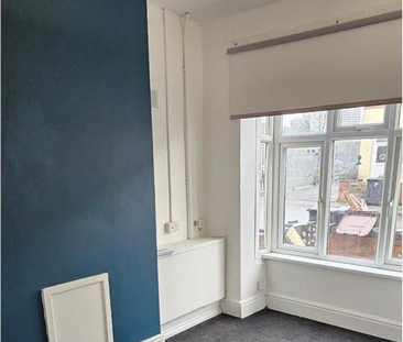 4 bedroom end of terrace house to rent - Photo 3