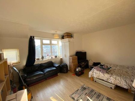 Wilton Avenue, SO15 - Photo 4