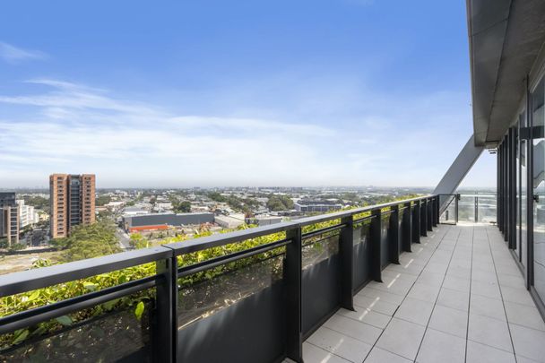 Amazing 3 Bedroom Unit in Infinity Fully Furnished - Photo 1