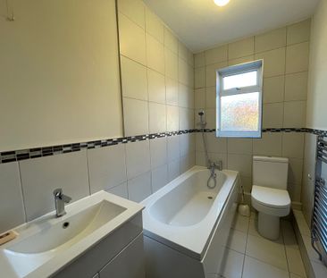 2 bedroom Mid Terraced House to let - Photo 6