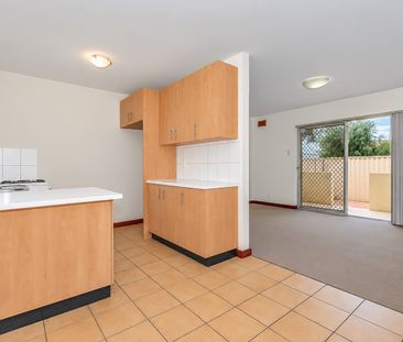 Ground Floor Apartment with a Large Courtyard! - Photo 4