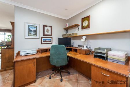 Spacious Family Living with Comfort and Convenience - Photo 5