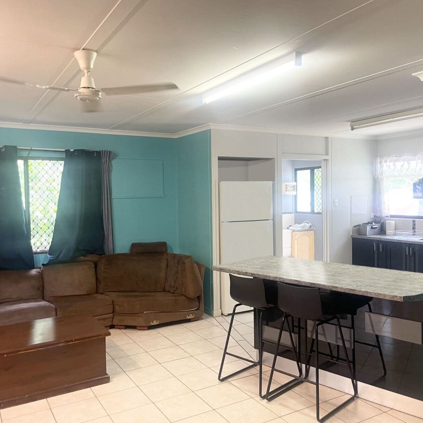 4 BEDROOM FAMILY HOME IN BALL BAY - Photo 1