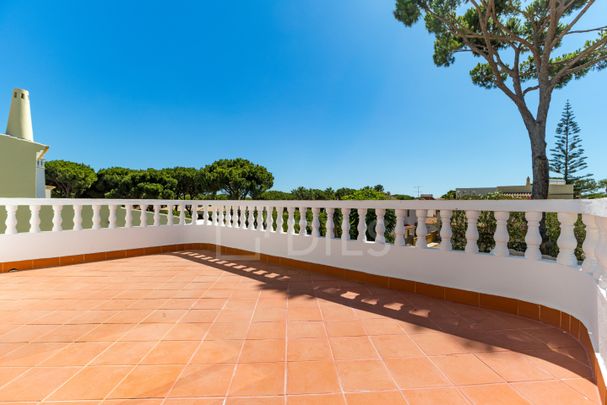 Moradia T4 com jardim e piscina, em Vilamoura, Algarve - Photo 1