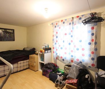 6 bedroom terraced house to rent - Photo 3