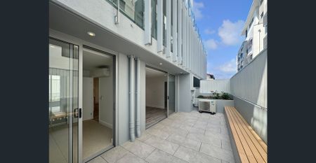 Ground Floor Apartment in The Ocean Rise Kings Beach Complex - Photo 3