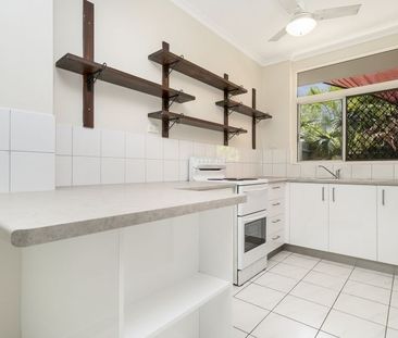 TROPICAL TOWNHOUSE LIVING! - Photo 4