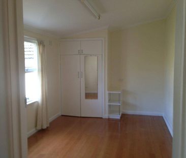 THREE BEDROOM HOME CLOSE TO CBD - Photo 5