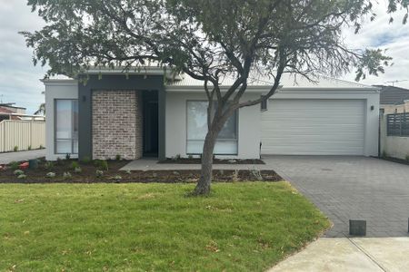 Modern, 3-Bedroom Villa in a Prime Location - Photo 5