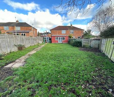 3 bedroom semi-detached house to rent - Photo 4