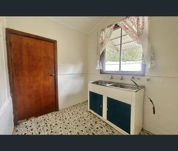 17 Venus Street, Gladesville, NSW 2111 - Photo 4
