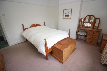 2 bedroom semi-detached house to rent - Photo 2