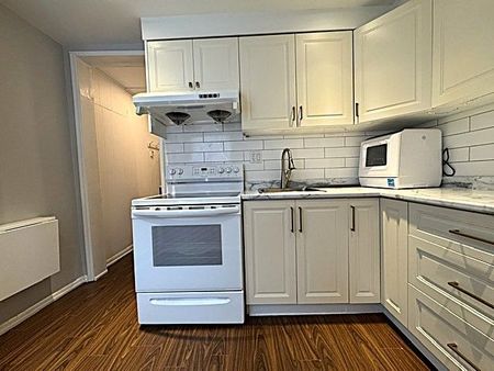 For Lease - 660 1/2 Bloor Street, Toronto, Ontario - Photo 4