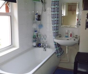 West Green 2 bedroom terraced house to rent - Photo 3