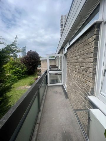 1 Bed Flat, Shepton Court, SW11 - Photo 2