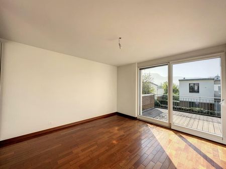 HIGH-STANDING VILLA - Photo 5