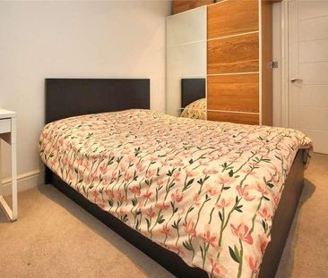 Woking, Surrey, GU22 - Photo 3