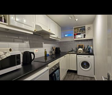 1 Bed Flat, Kirkstall Lane, LS5 - Photo 1