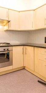 Modern Apartment - Photo 3