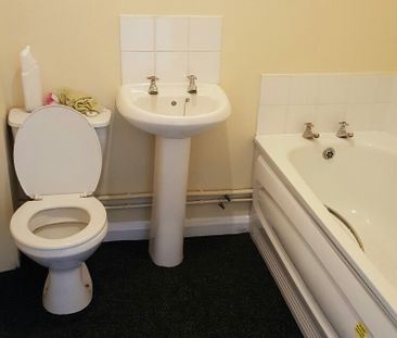 2 bedroom flat to rent King Street, NR30 - Photo 5