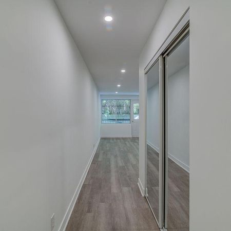 Studio Apartments Available - A louer • For Rent - Photo 3