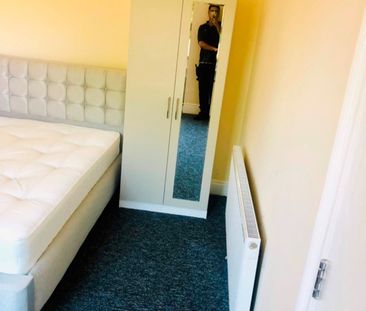 Room in a Shared House, Daley Close, B1 - Photo 6