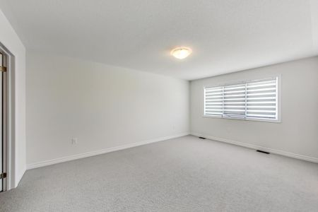 For Lease - 150 Stevenson Crescent, Bradford West Gwillimbury, Ontario - Photo 2