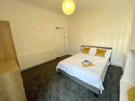 1 bedroom in a house share to rent - Photo 3