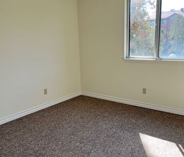 For Lease - 131 Edgehill Drive Unit# N11, Barrie, Ontario - Photo 5
