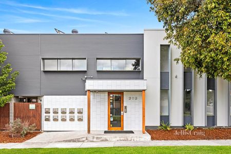 202 Kilgour Street, Geelong - Photo 3