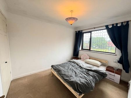 3 bedroom end of terrace house to rent - Photo 5