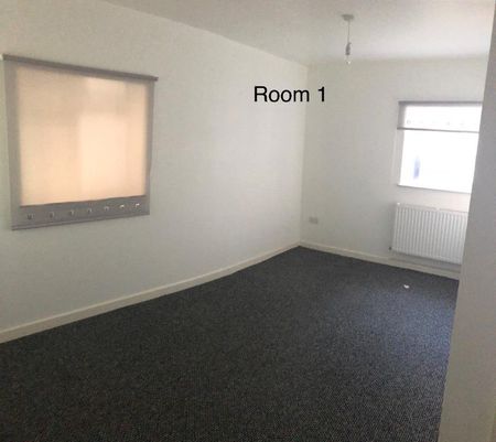 2 bedroom flat to rent - Photo 4