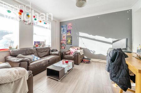 5 bedroom semi-detached house to rent - Photo 3