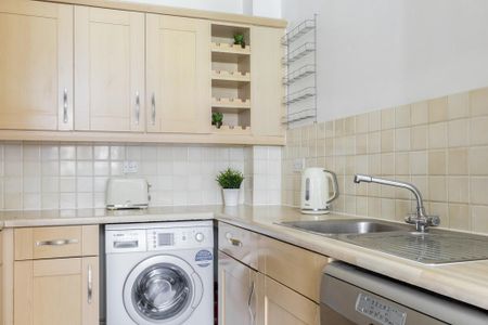 2 bedroom ground floor flat to rent - Photo 4