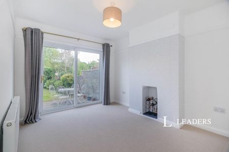 4 bedroom detached house to rent - Photo 2
