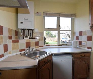 Charlwood Road, Horley, RH6 - Photo 5