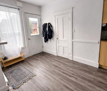 Immeuble - 842 à 860 Short 3 Et Demi à Louer - Près De L'université... - Photo 2