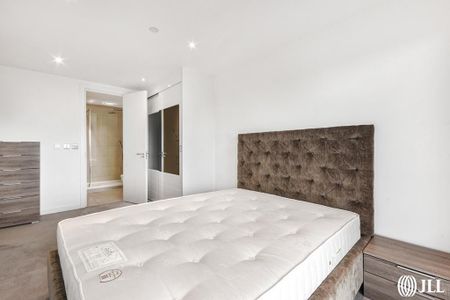 3 bedroom flat to rent - Photo 4