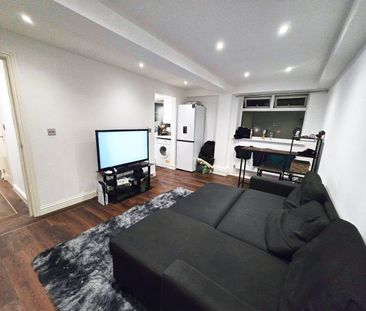 1 Bed Flat, Connaught Towers, CR7 - Photo 3