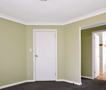 THREE BEDROOM UNIT IN HEART OF ST MARYS!!! - Photo 2