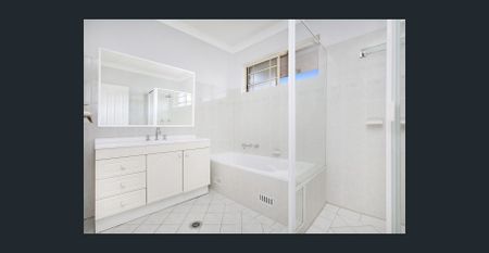 Superb, modern 3 bedroom duplex - Photo 3