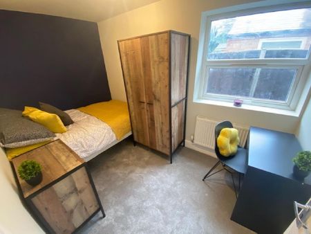 8 bedroom house to rent - Photo 2