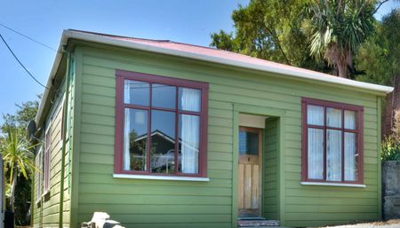 COSY PARTLY FURNISHED THREE BEDROOM HOME - Photo 4