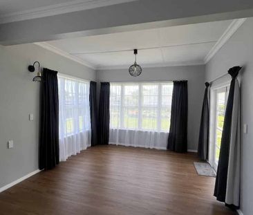Three Bedrooms on Kings Drive - Photo 3