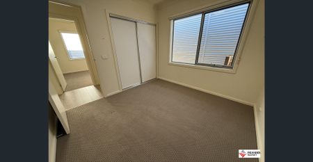 "Spacious 3 Bedroom Home" - Photo 3