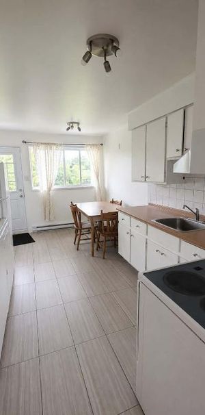 4 1/2 à louer dans un secteur tranquille de Charlesbourg - Photo 1