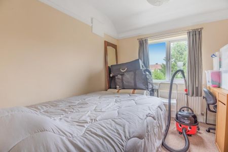 4 bedroom semi-detached house to rent - Photo 5